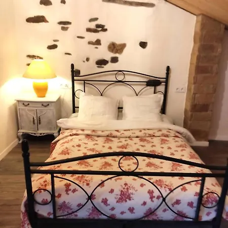 Apartment Dans L'ancienne Mairie Saint-Laurent-le-Minier